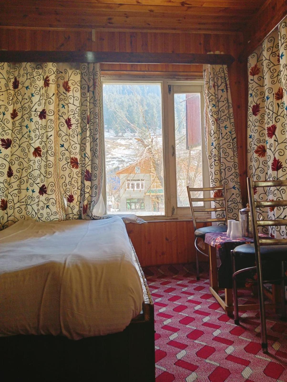 New Prince Cottage & Saibha Palace Pahalgām エクステリア 写真