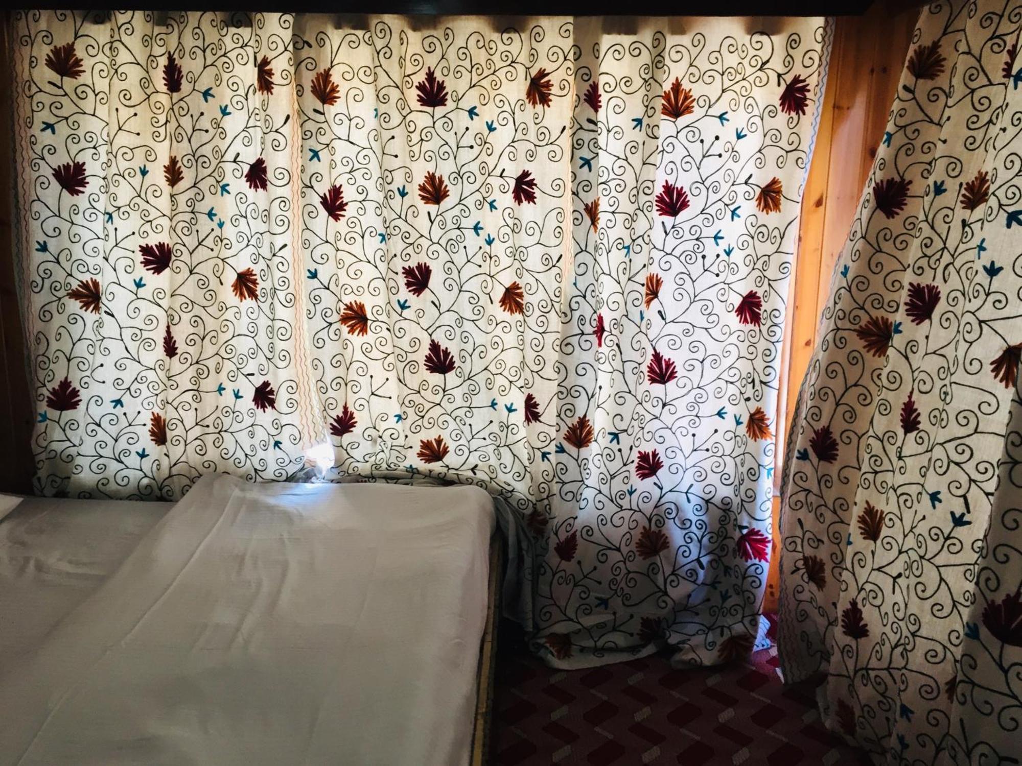 New Prince Cottage & Saibha Palace Pahalgām エクステリア 写真